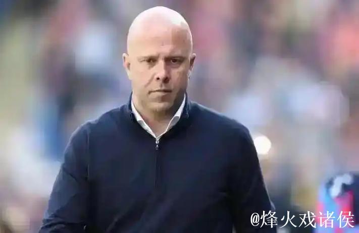 吉米凯斯建议斯洛特恢复优势体系,萨拉赫处于两难的境地 吉米凯斯建议斯洛特恢复优势体系,萨拉赫处于两难的境地