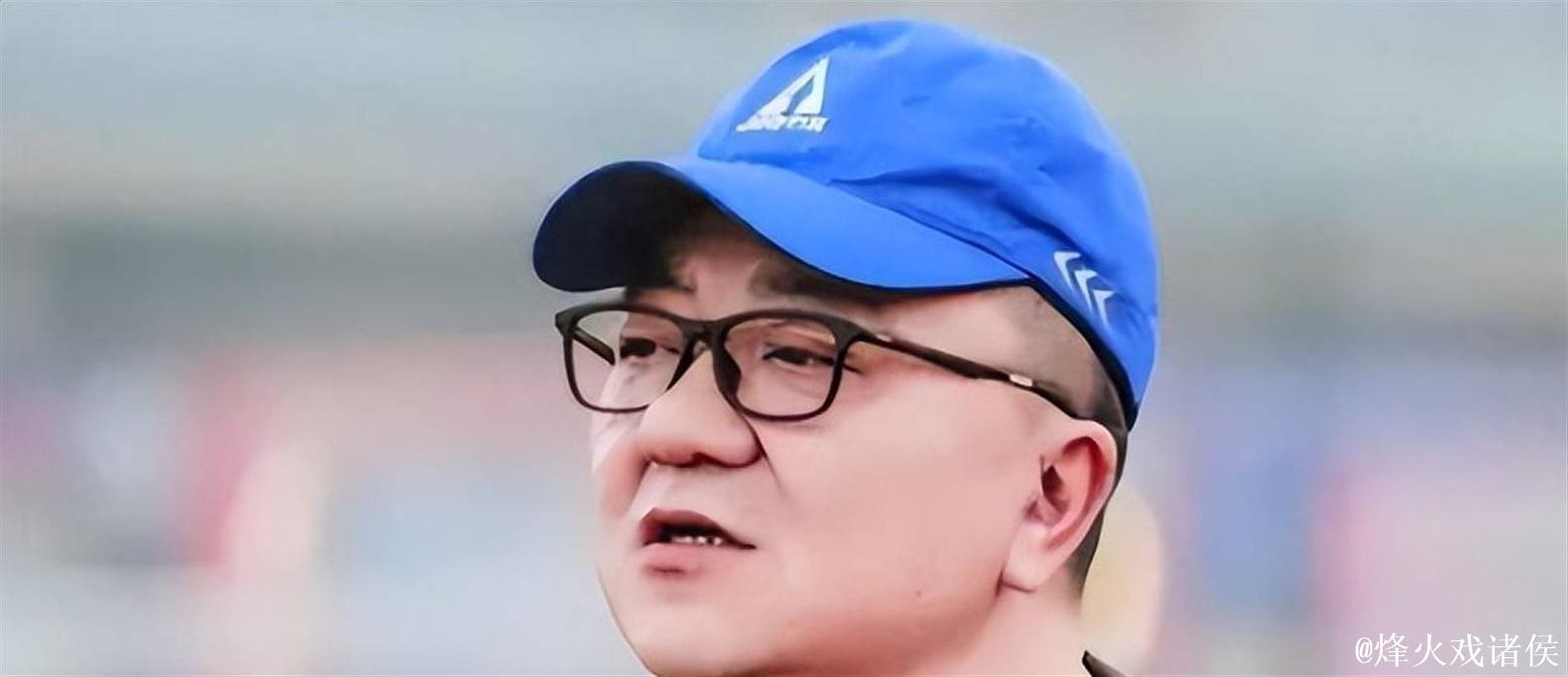 董路高调称青训不为赚钱，愿意无偿送足球小将，引发圈内持续讨论